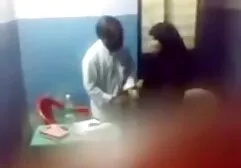 آنا بل گایش سوراخ کون پیکس در غرفه پورنو شکاف خورد