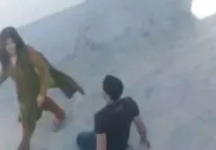 سوار در نفر اول تیراندازی عکس سکسی پشمالو می شود