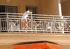 بدن برهنه عكس سكسي كون یک دختر زیبا